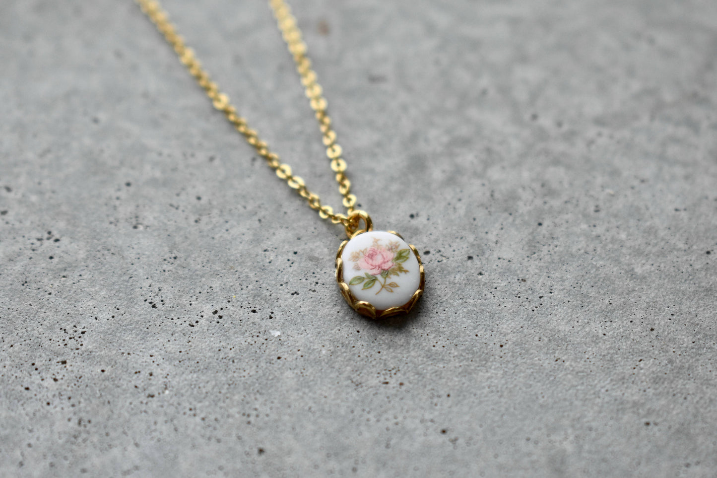 Vintage Floral Necklace - Pink Rose