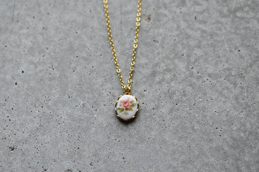 Vintage Floral Necklace - Pink Rose